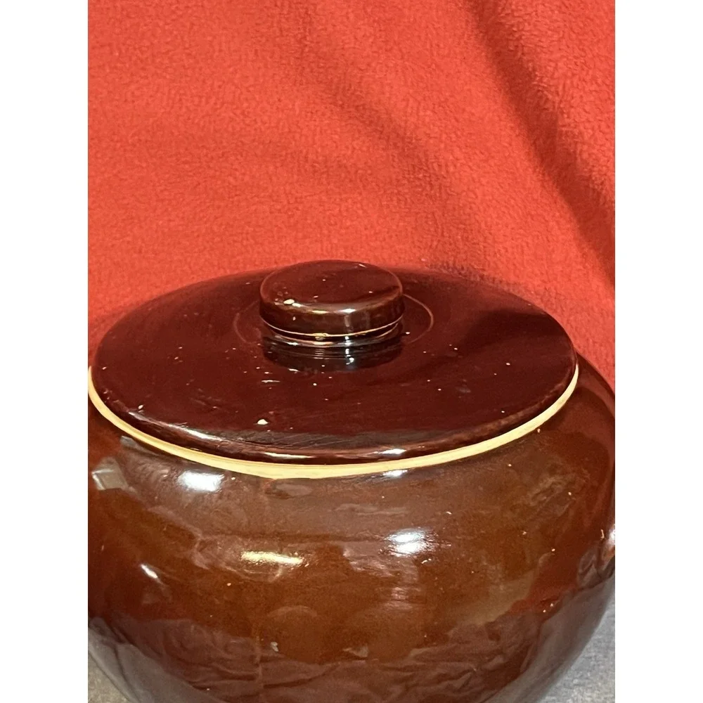 Vintage Ceramic Bean Pot With Lid & Handles Painted Floral Design‎ USA (2015)